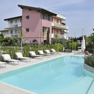 https://acqua-resorts.it-lombardy.com